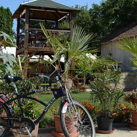 Unicum Vendeghaz Hotel Abádszalók Bagian luar foto