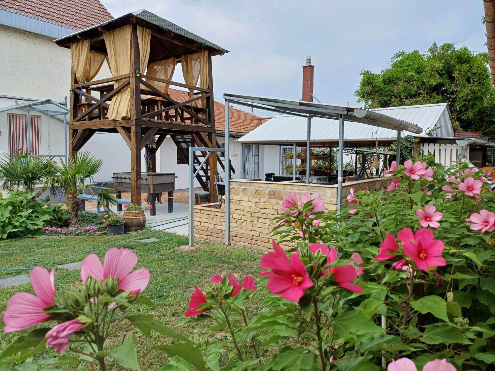 Unicum Vendeghaz Hotel Abádszalók Bagian luar foto